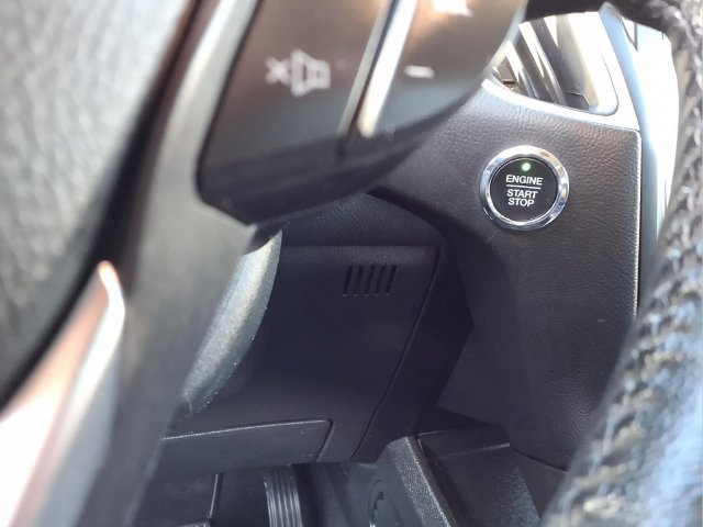 Used 2024  Ford SEL image 12
