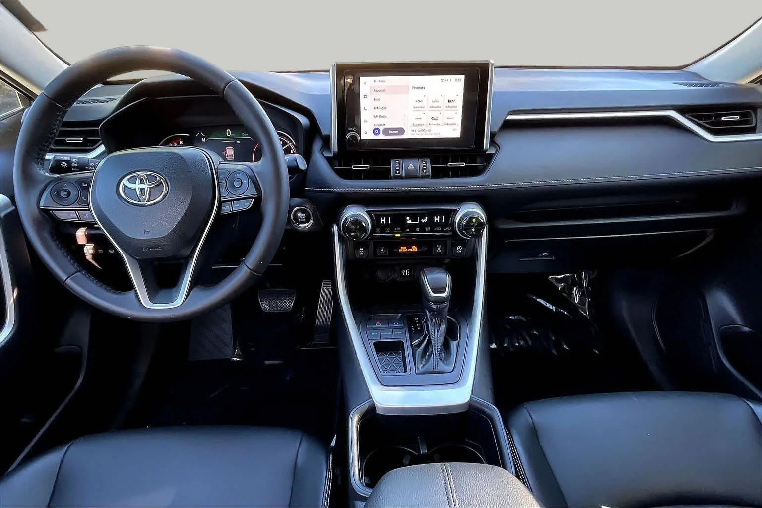 Used 2025 Magnetic Gray Metallic Toyota XLE Premium image 16