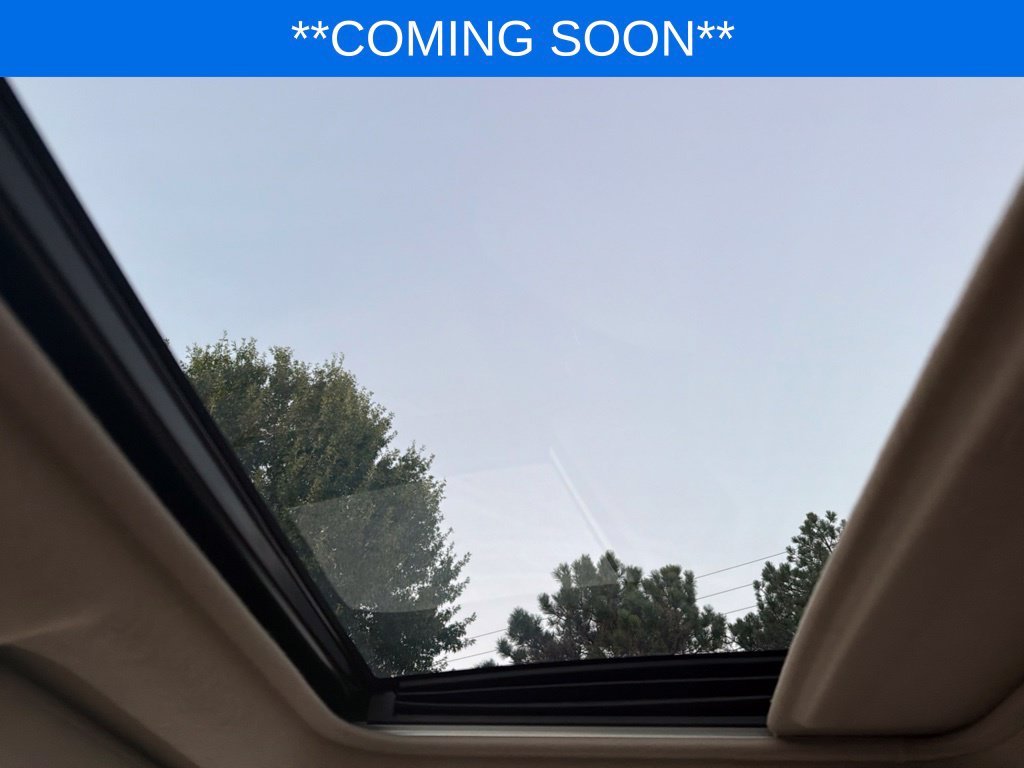 Used 2010  Toyota Limited image 16