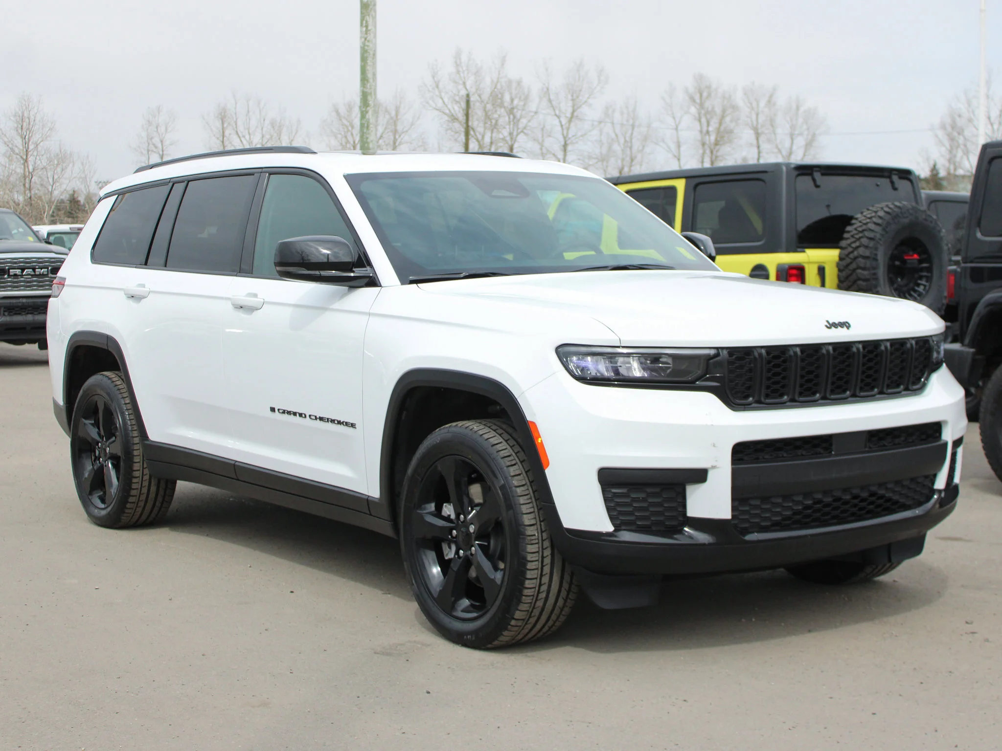 Certified Used 2024 White Jeep Altitude * No Accidents | Trailer Tow | Sunroof | Heated Seats | Adaptive Cruise | Captain