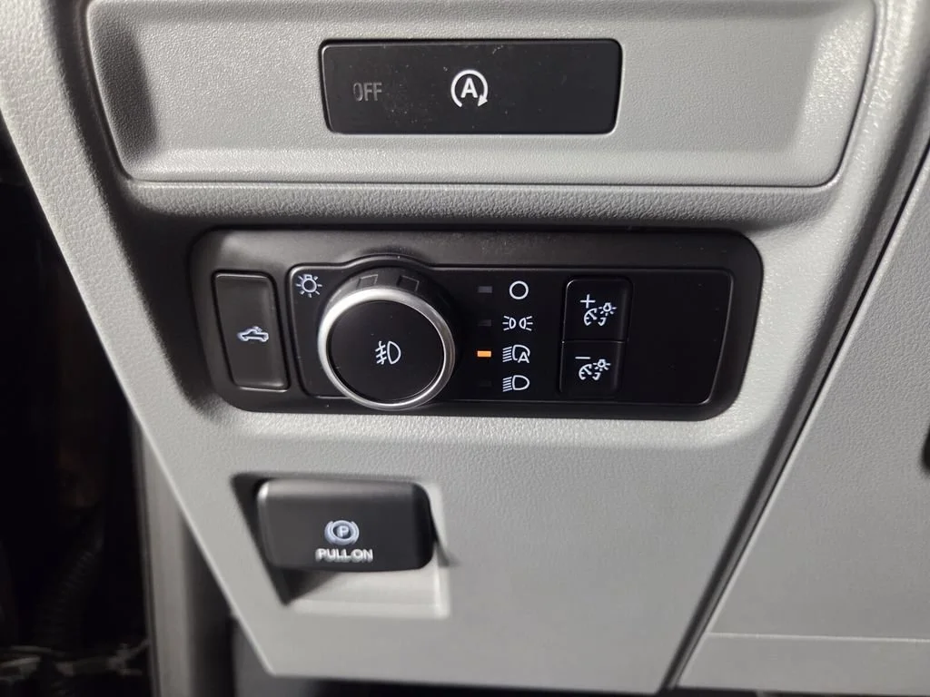 Used 2025 Black Metallic Ford XLT image 19
