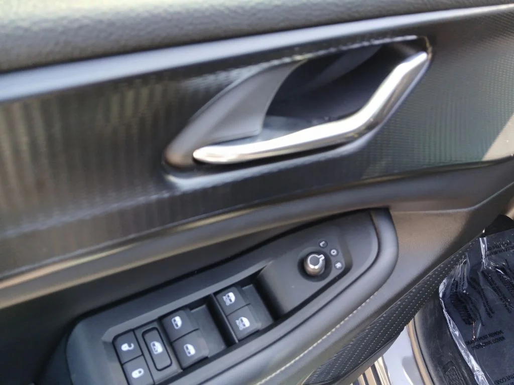 Used 2025 Gray Jeep Altitude X image 11