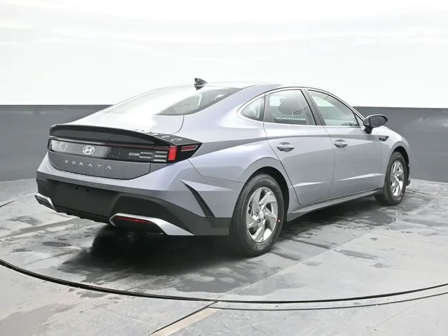 New 2026 Blue Hyundai SE image 9