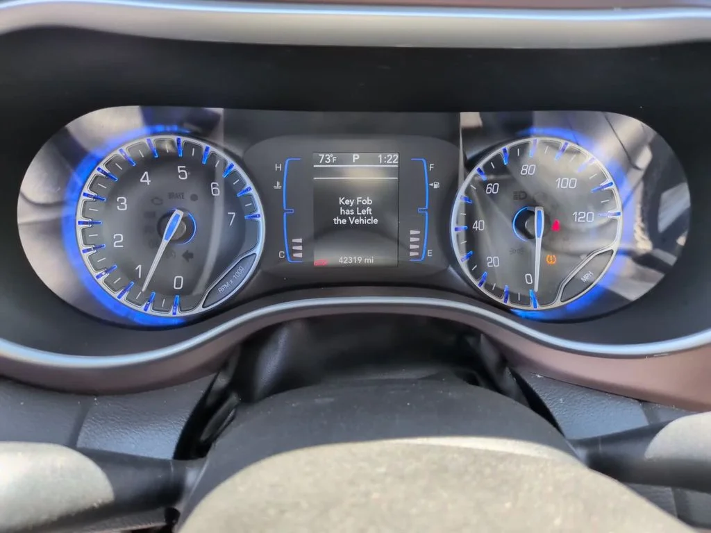 Used 2023 White Chrysler LX image 17