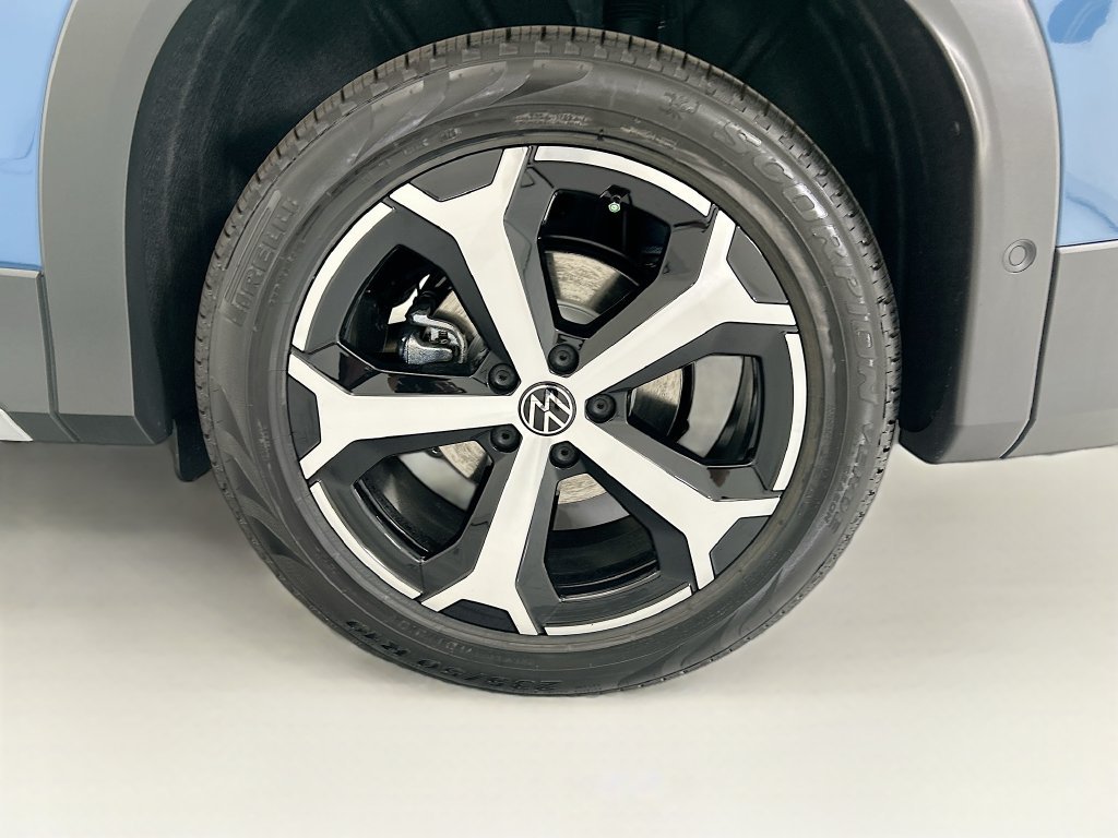 New 2026 Blue Volkswagen SE image 29