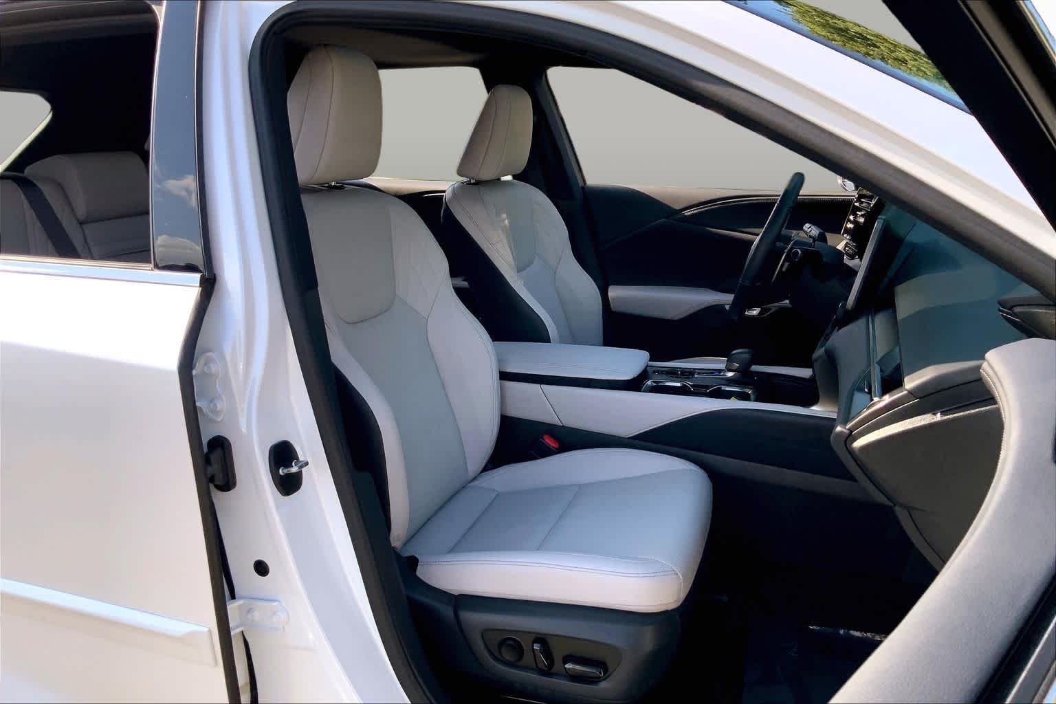 Certified Used 2024 EMINENT WHITE PEARL Lexus Premium image 9