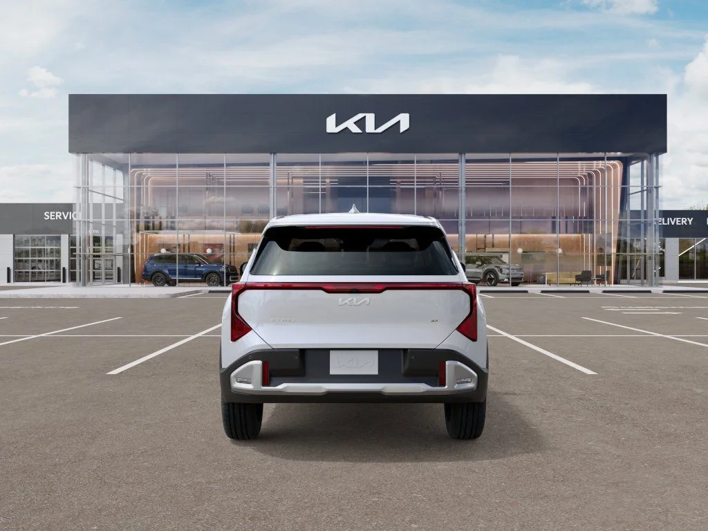 New 2027 Snow White Pearl Kia S image 5