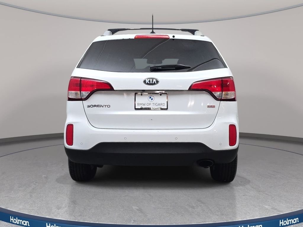 Used 2015 Snow White Pearl Kia LX image 7