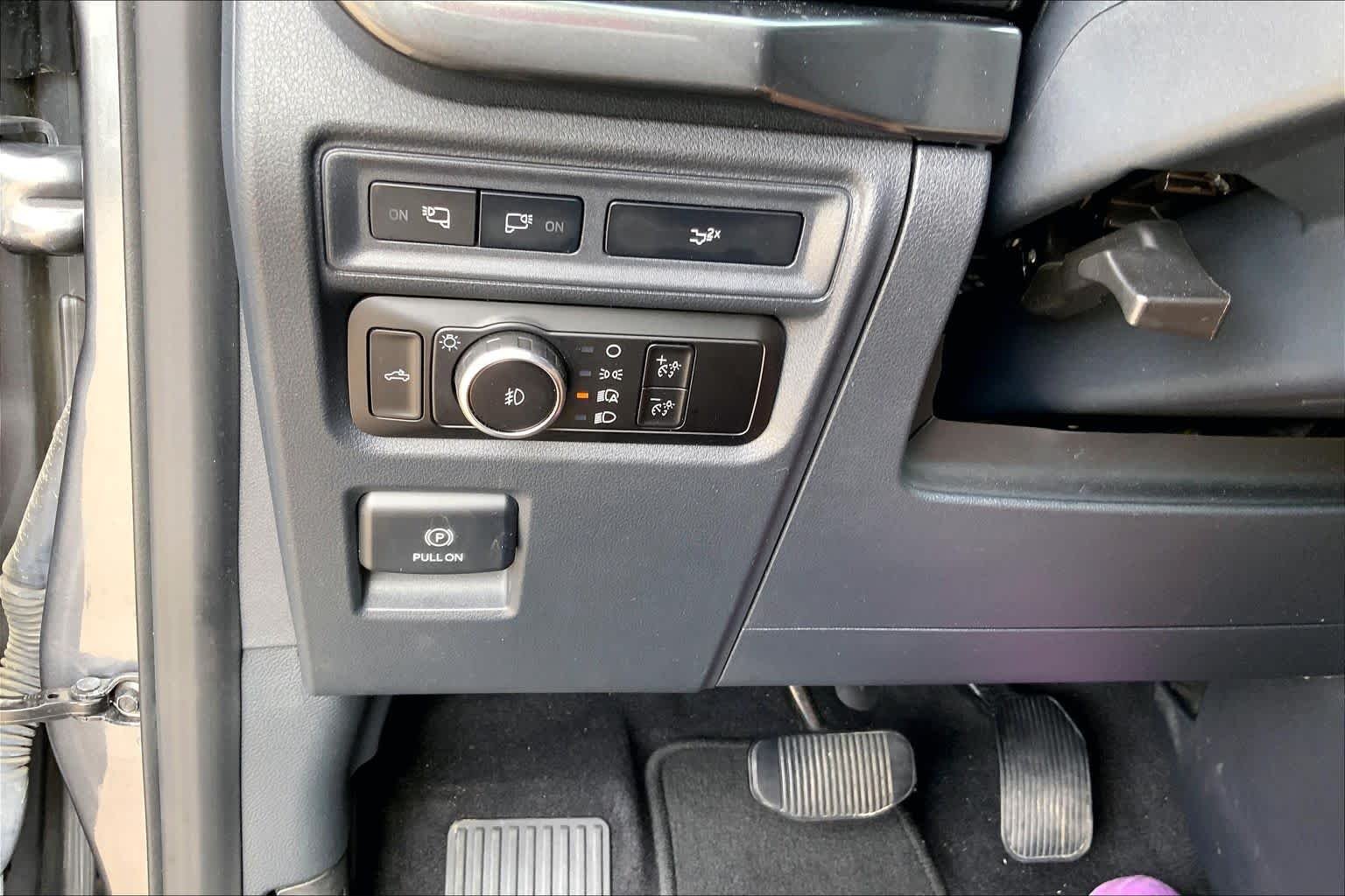 Used 2023 Carbonized Gray Metallic Ford Tremor image 32
