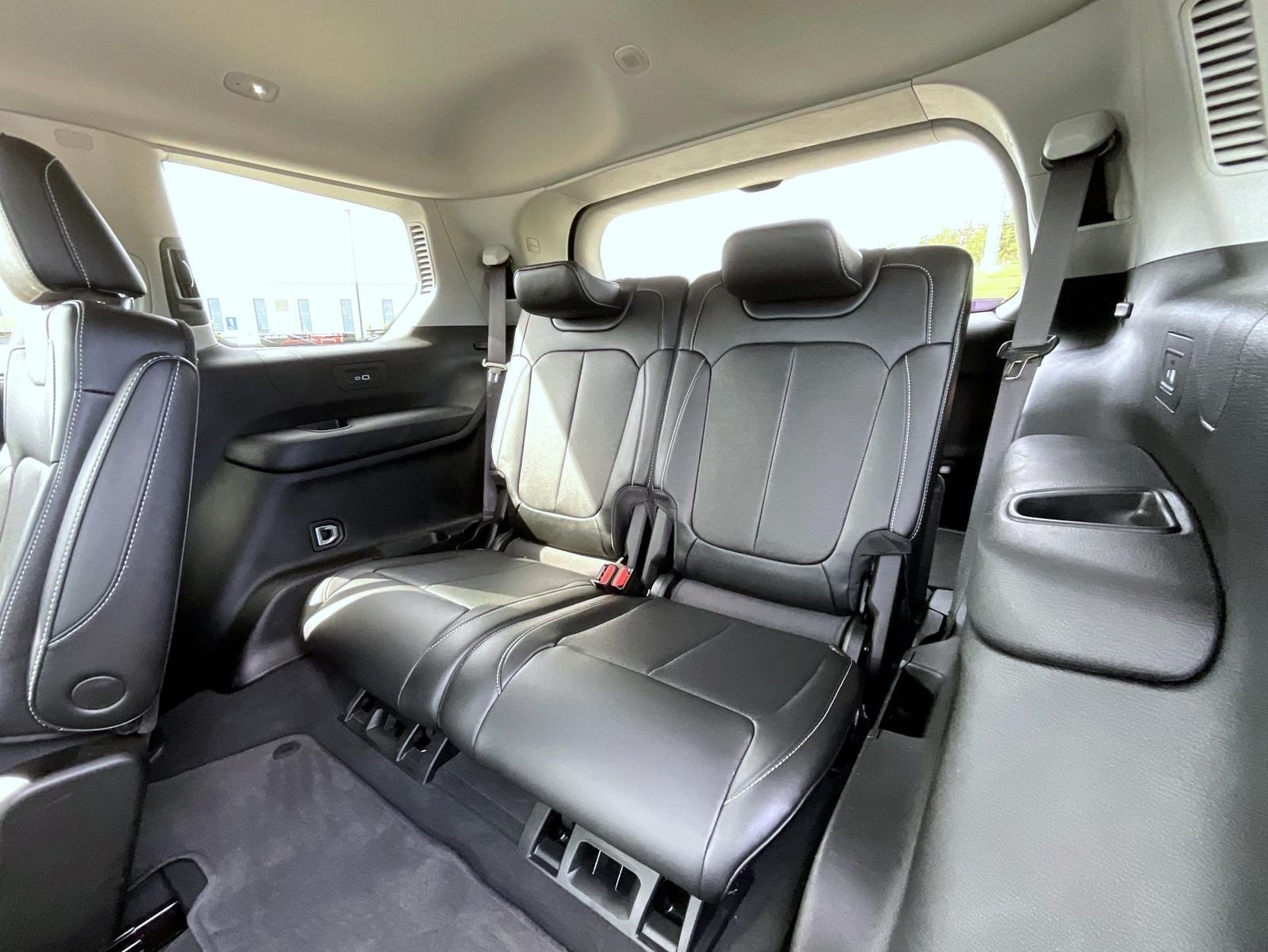 Used 2023 Black Jeep Limited image 20