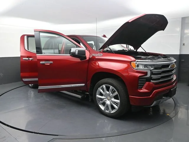 Used 2023 Red Chevrolet High Country image 29