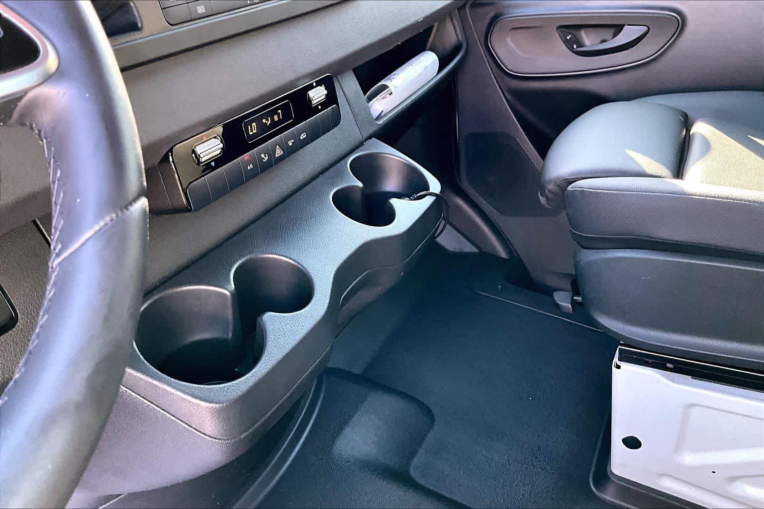 Used 2022 Arctic White Mercedes-Benz  image 17