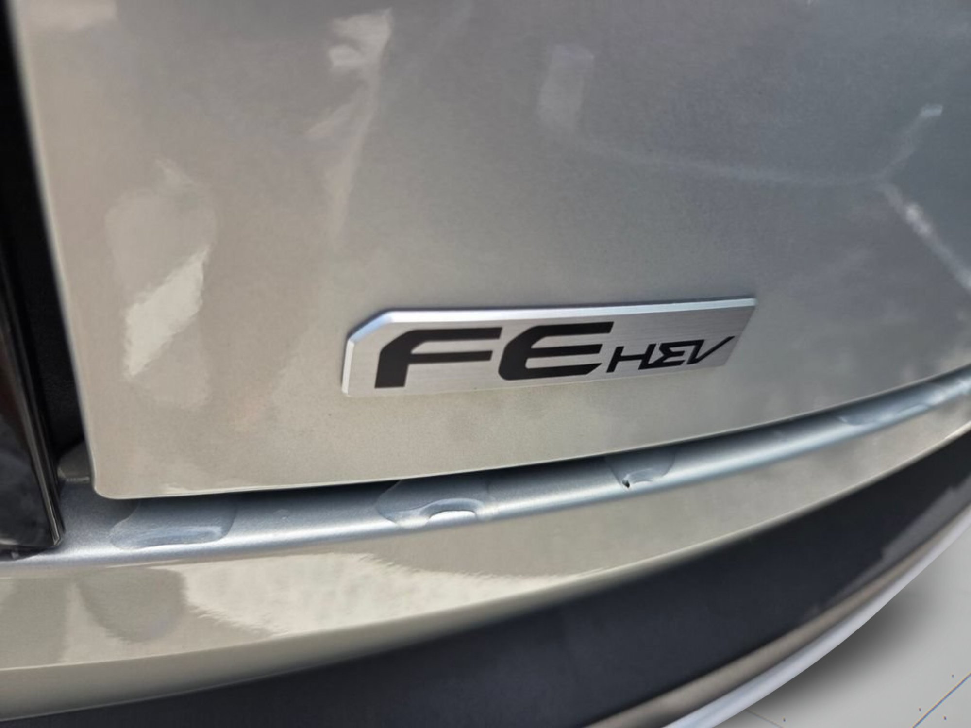 New 2027 Ivory Silver Kia EX image 28