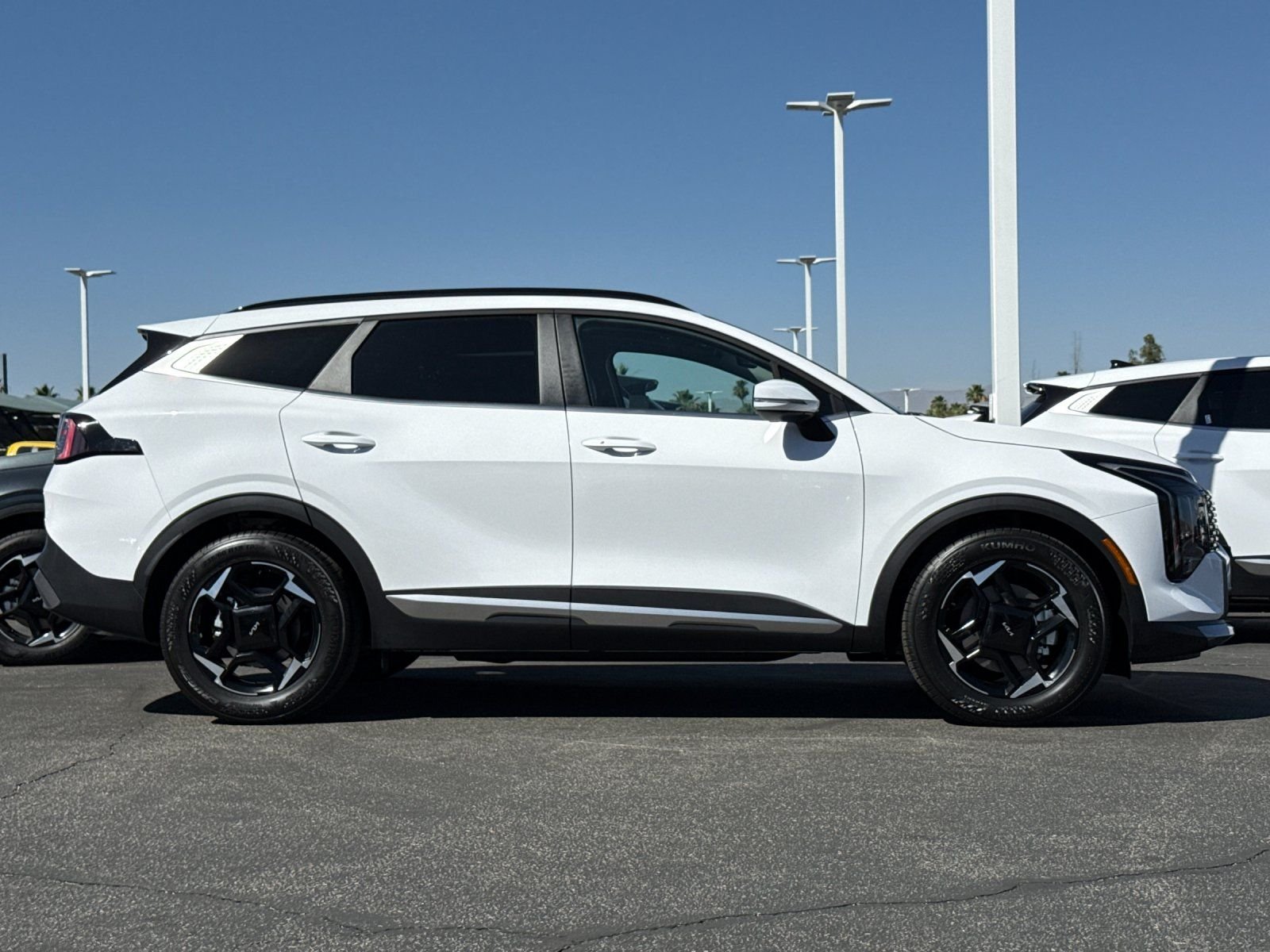 New 2026 Glacial White Pearl Kia EX image 2