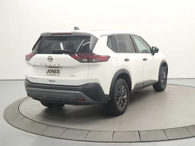 Used 2023 White Nissan S image 7