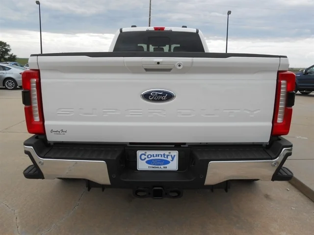 New 2026 Star White Metallic Tri-Coat FORD F-350® Lariat® image 5