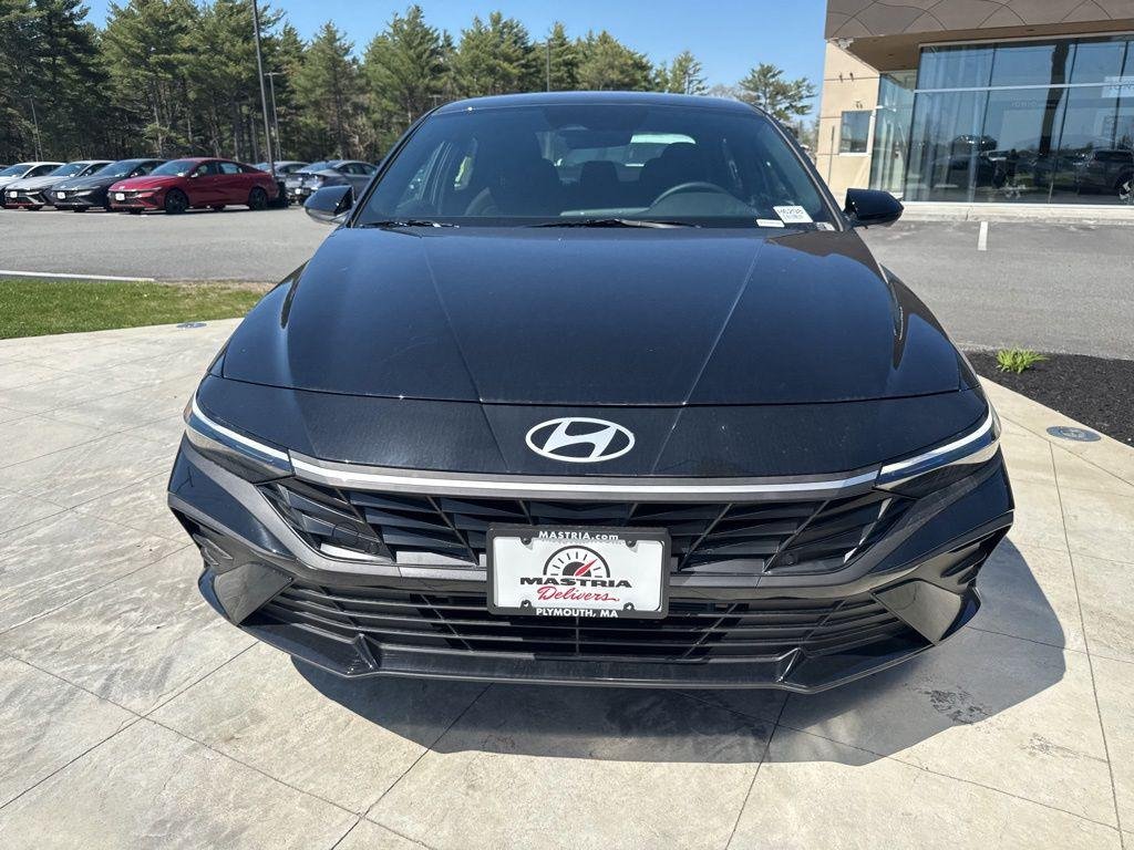 New 2026 Black Hyundai SEL Sport image 2