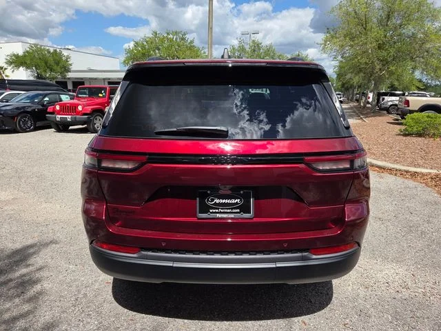 New 2026 Velvet Red Pearl-Coat Exterior Paint Jeep Altitude image 10
