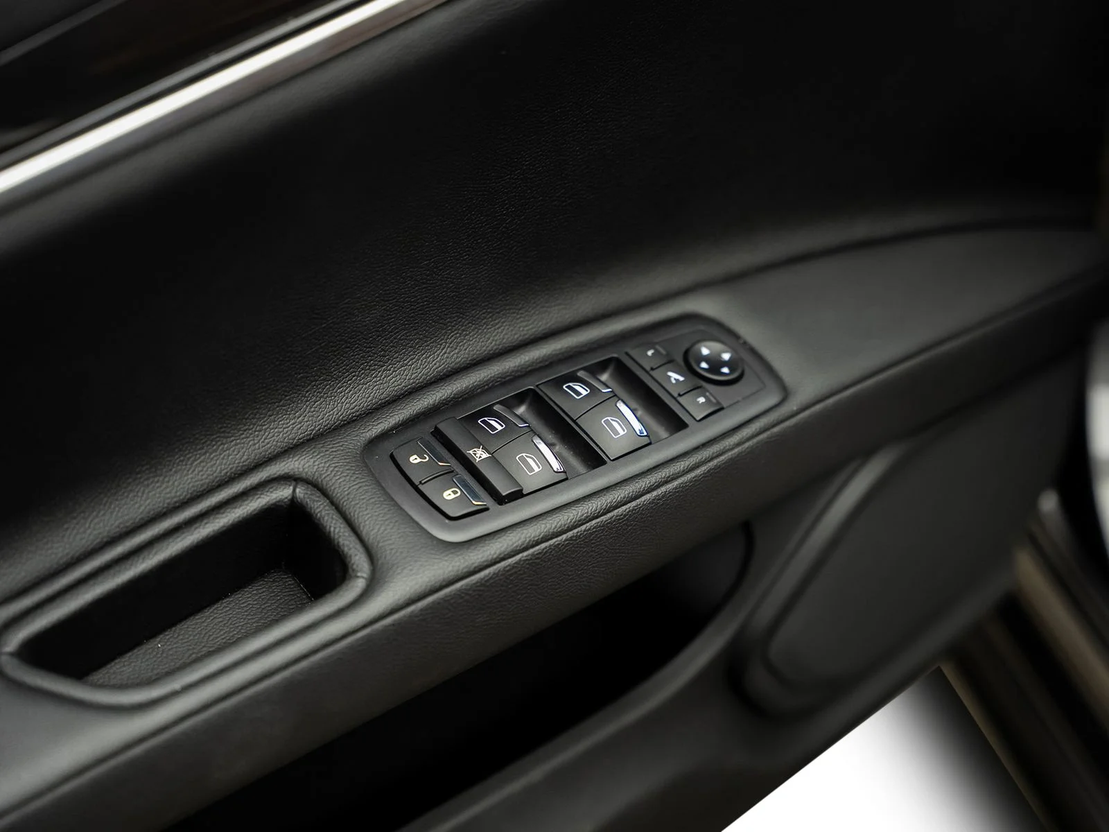 Used 2017 Gray Maserati Base image 67