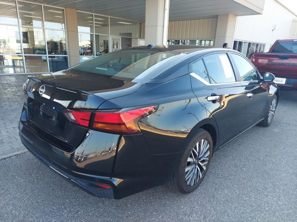 2025 Nissan Altima SV - Photo 7