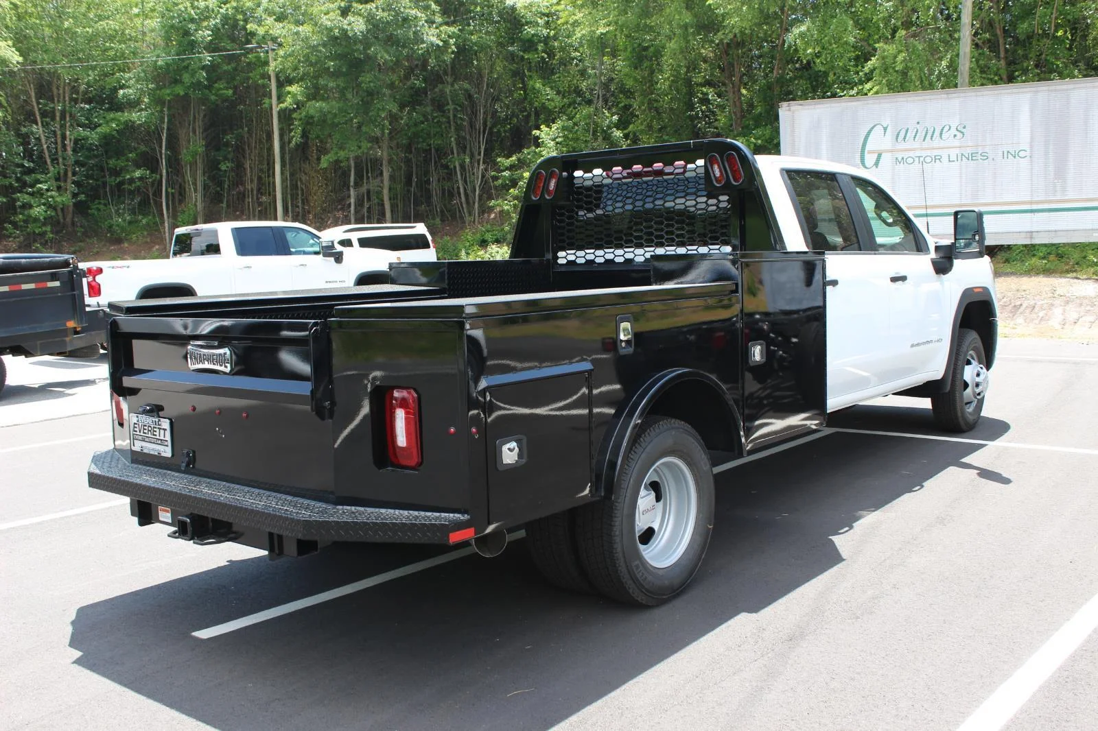 New 2026 Summit White GMC Pro image 4