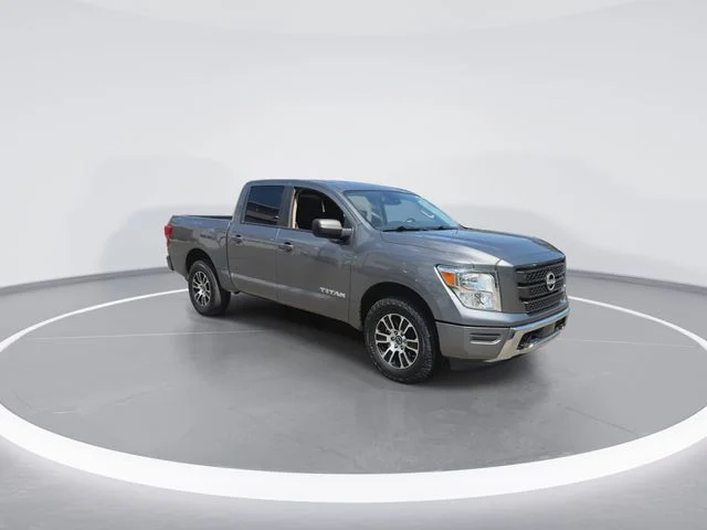 Used 2024 Gray Nissan SV image 2