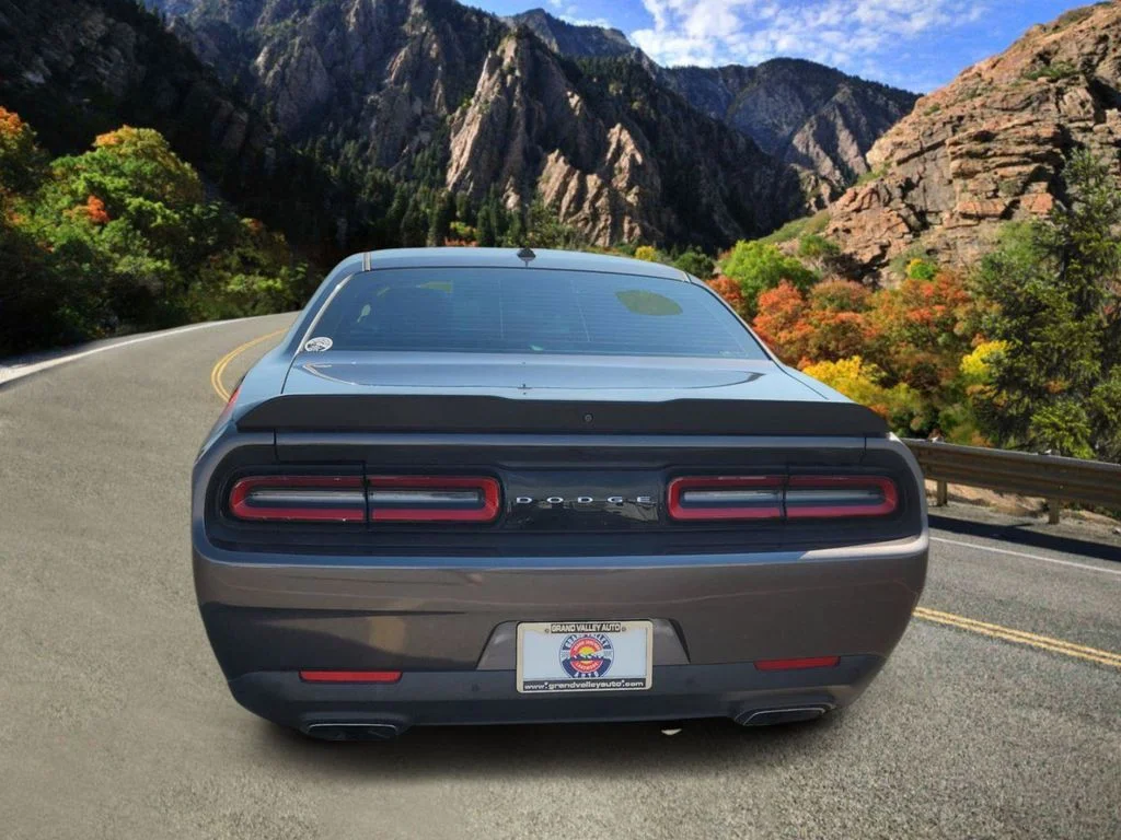 Used 2015 Gray Dodge R/T Scat Pack image 4