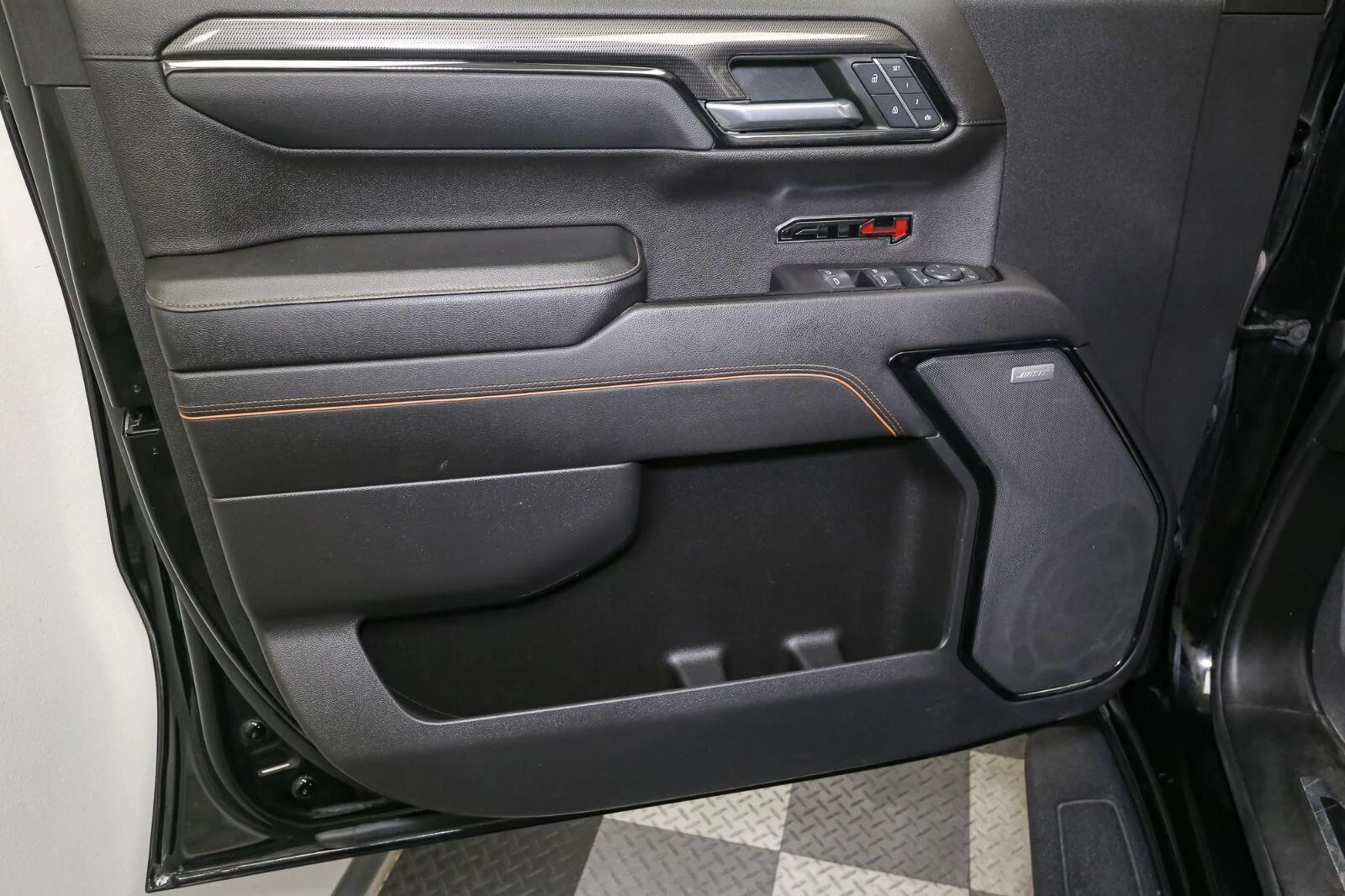 Used 2023 Onyx Black GMC AT4 image 39