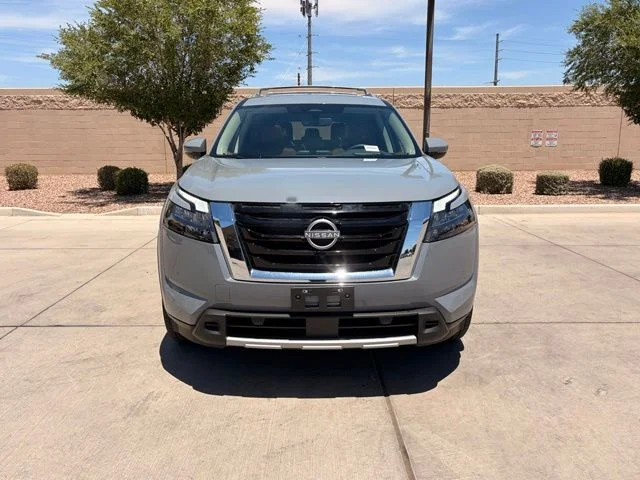 Used 2025 Gray Nissan Platinum image 3