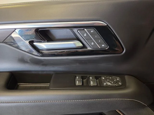 Used 2025 Gray Chevrolet Premier image 30