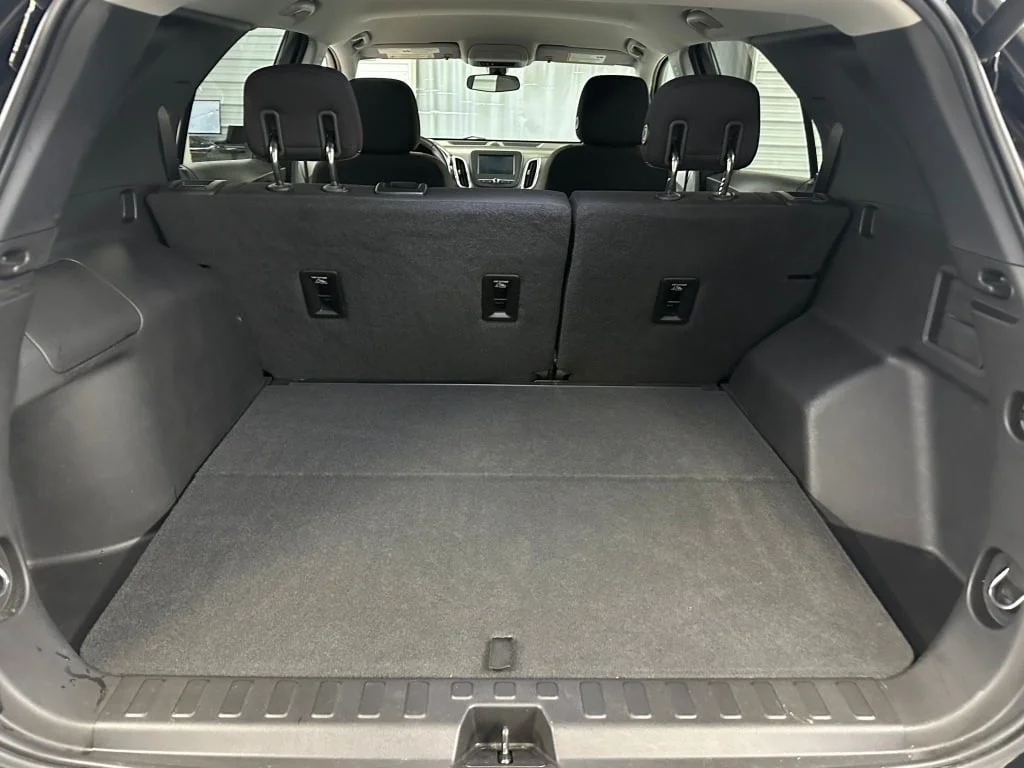 Used 2018 MOSAIC BLACK METALLIC Chevrolet LT image 23