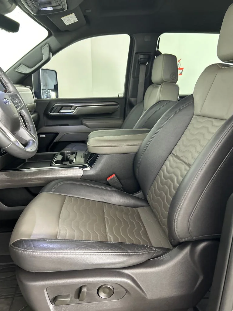 Used 2024 Gray Chevrolet ZR2 image 13