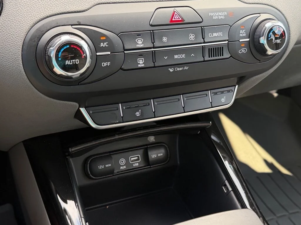 Used 2016 Titanium Silver Kia SX image 24