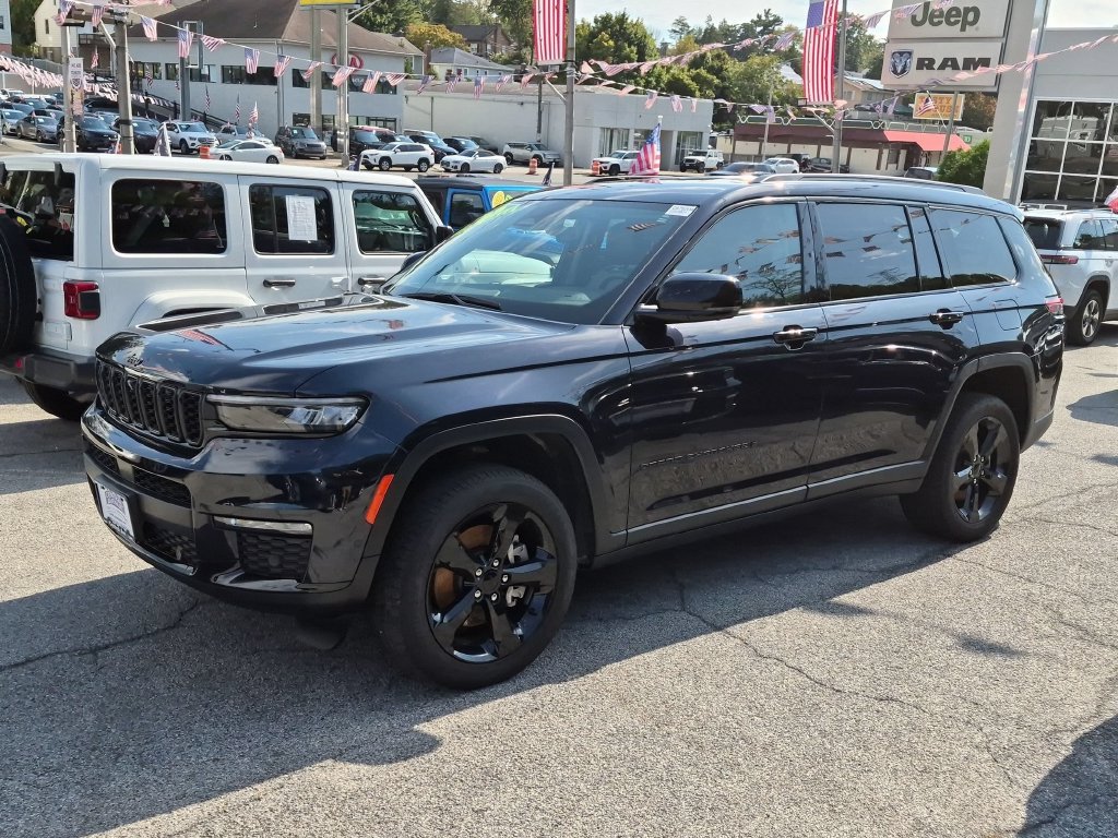 Used 2023 Black Jeep Limited image 1