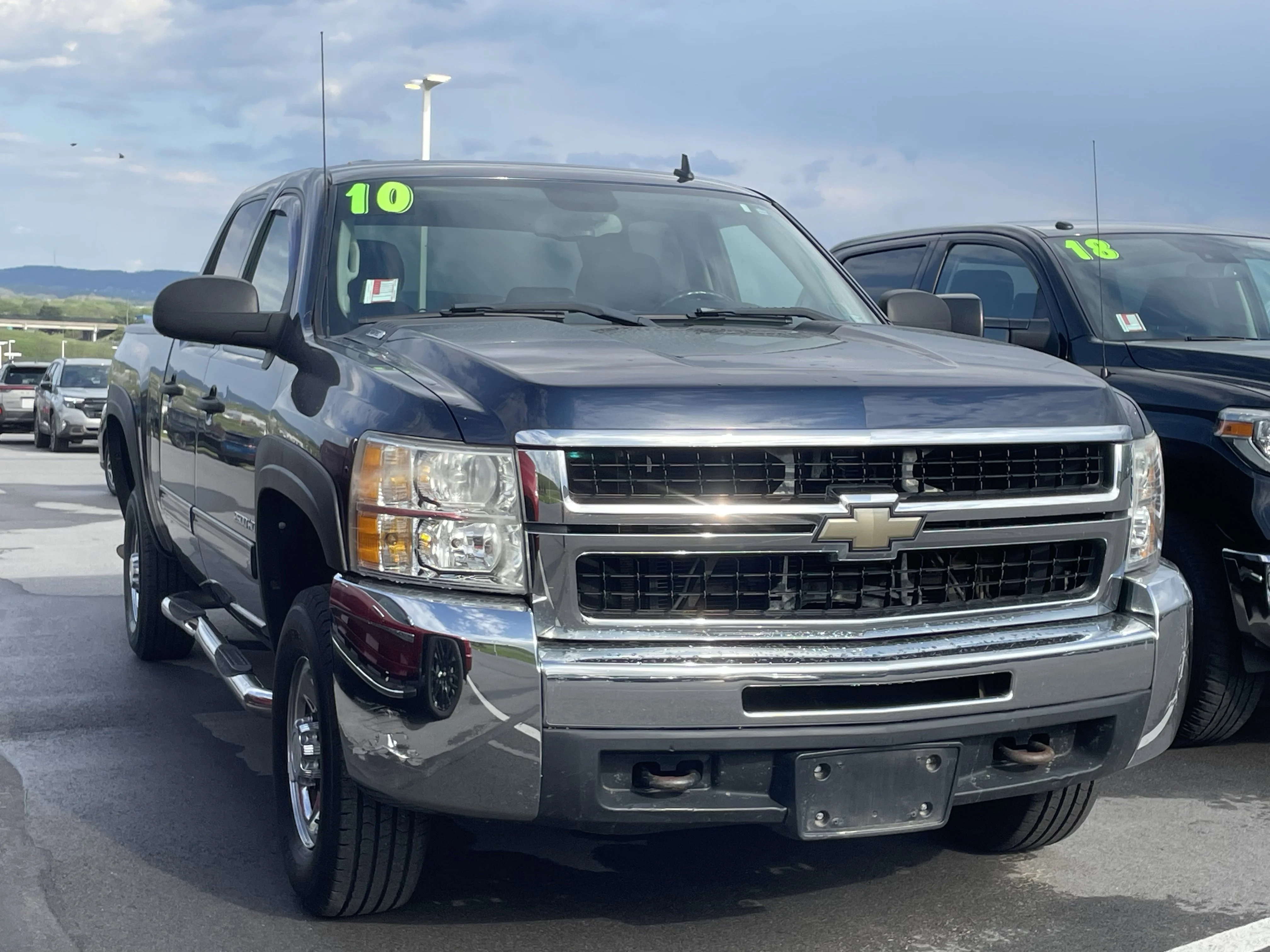 2010 Chevrolet Silverado HD 1LT 4WD Crew Cab SWB's photo