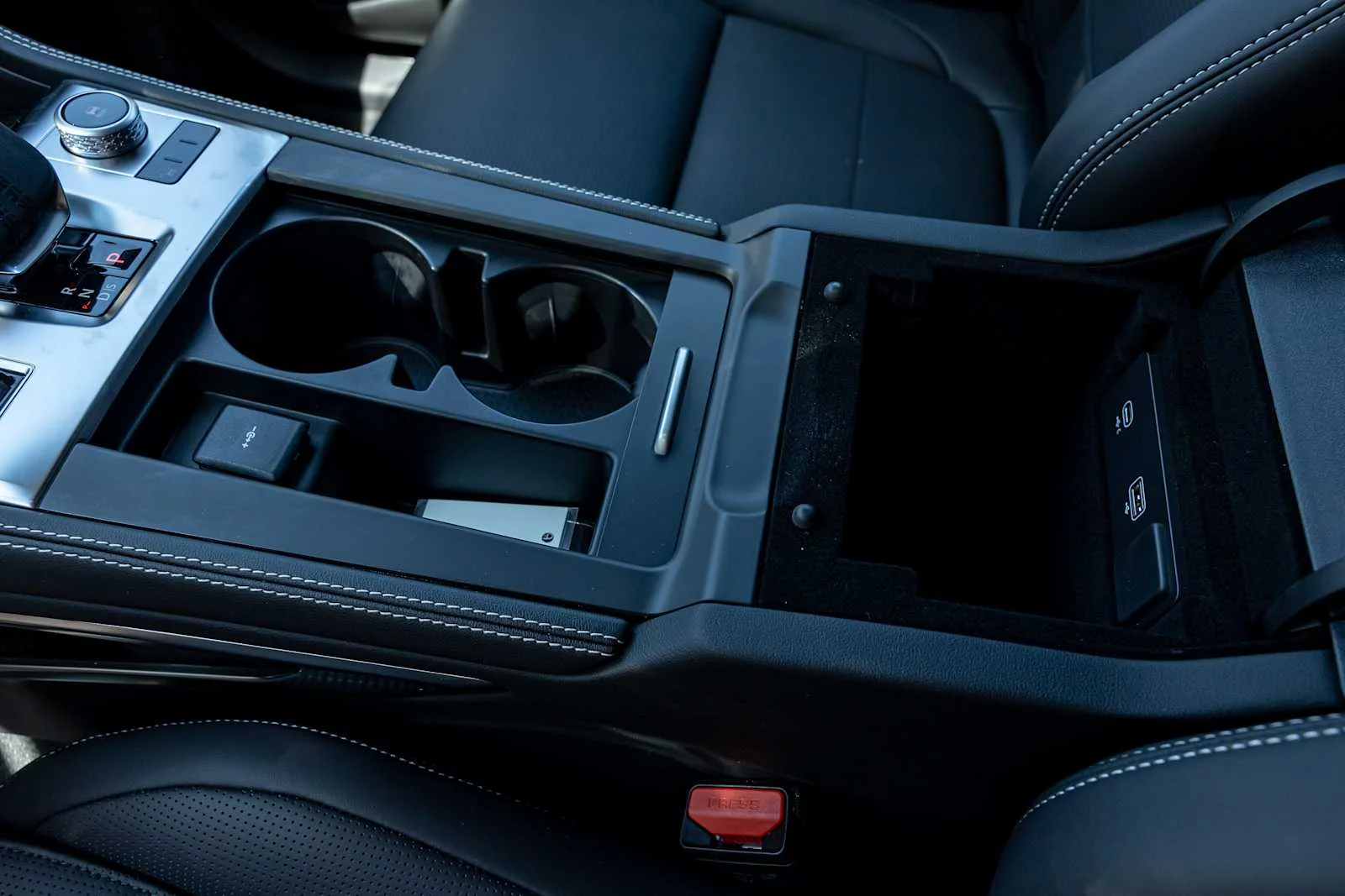 2026 Jaguar F-Pace R-Dynamic S - Photo 25