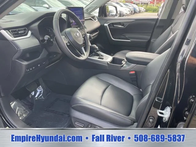 2025 Toyota RAV4 XLE Premium - Photo 19