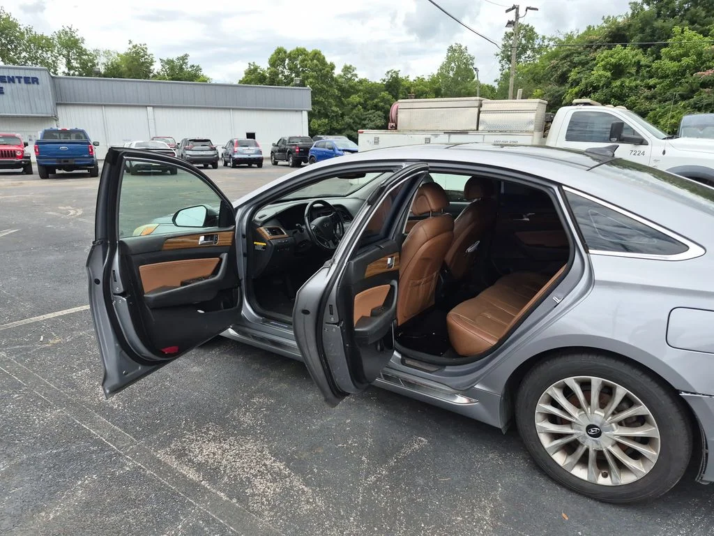 Used 2015 Shale Gray Metallic Hyundai Limited image 13