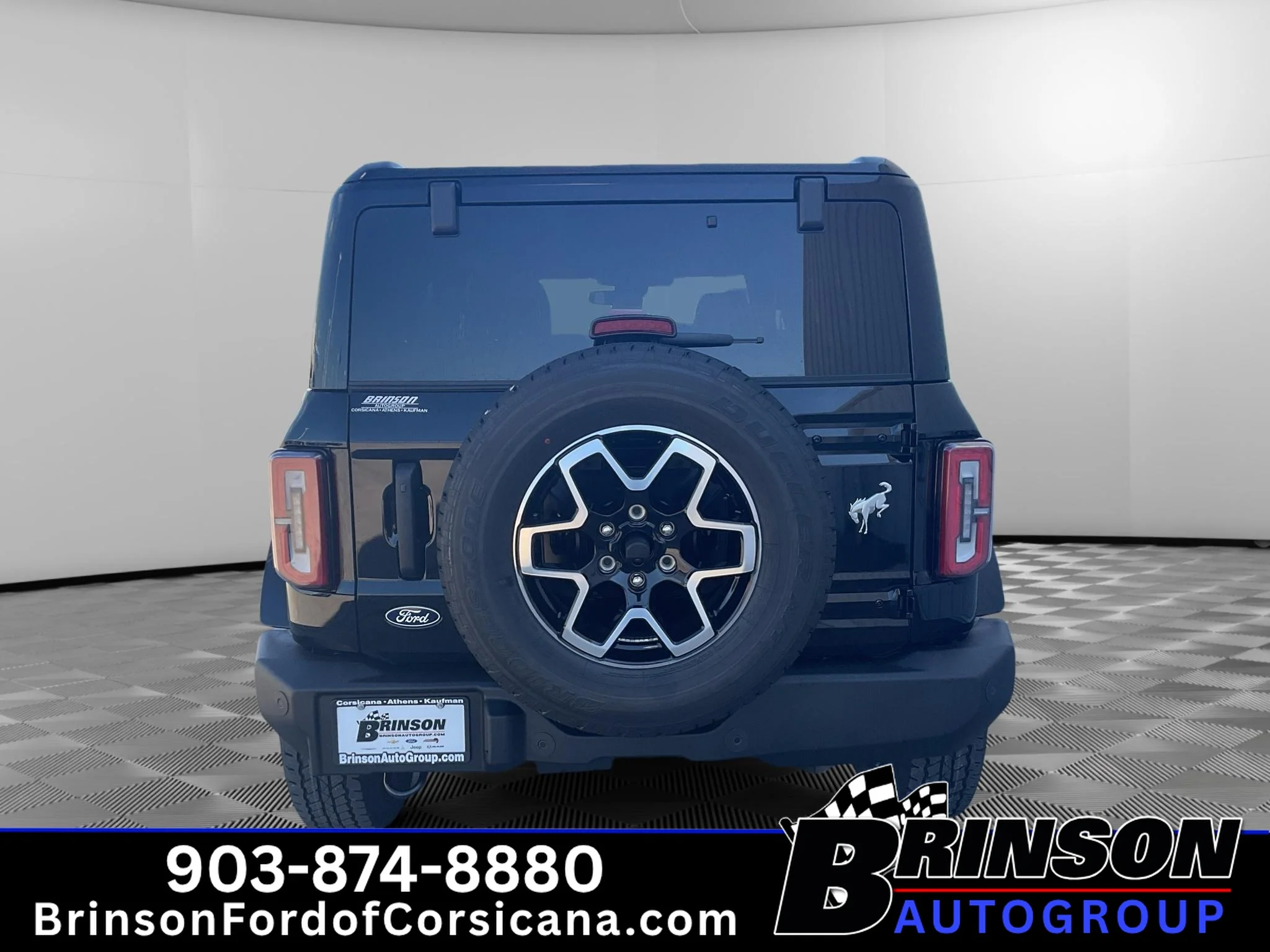 New 2026 Shadow Black Ford Outer Banks® image 4