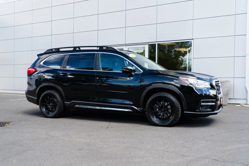 Used 2020 Black Subaru Limited image 31