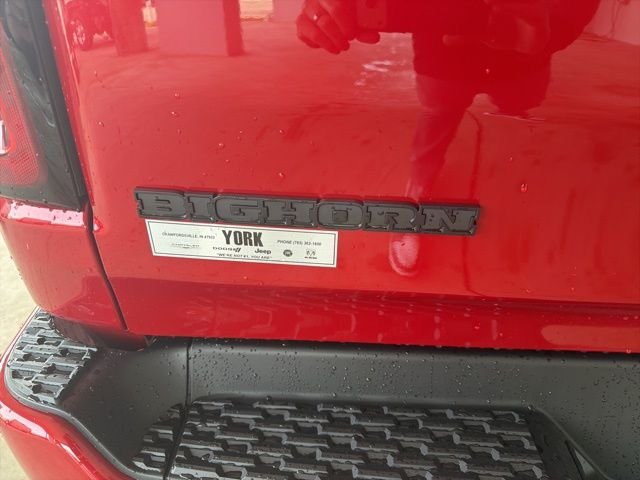 New 2026 Molten Red Pearl-Coat Exterior Paint RAM Big Horn/Lone Star image 5