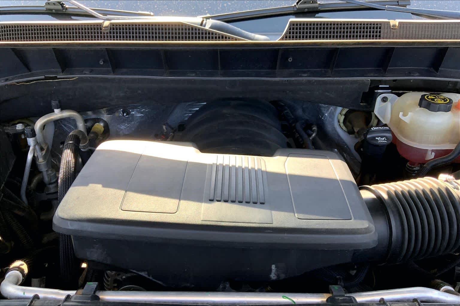 Used 2019 Summit White Chevrolet RST image 32