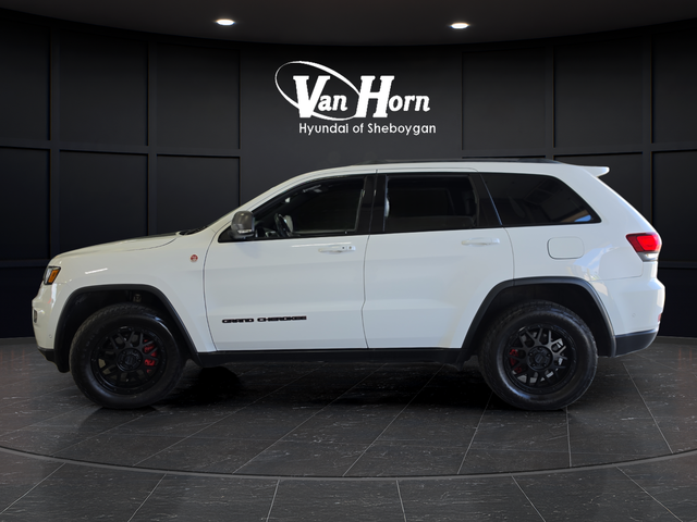 Used 2018 Bright White Clearcoat Jeep Trailhawk image 4