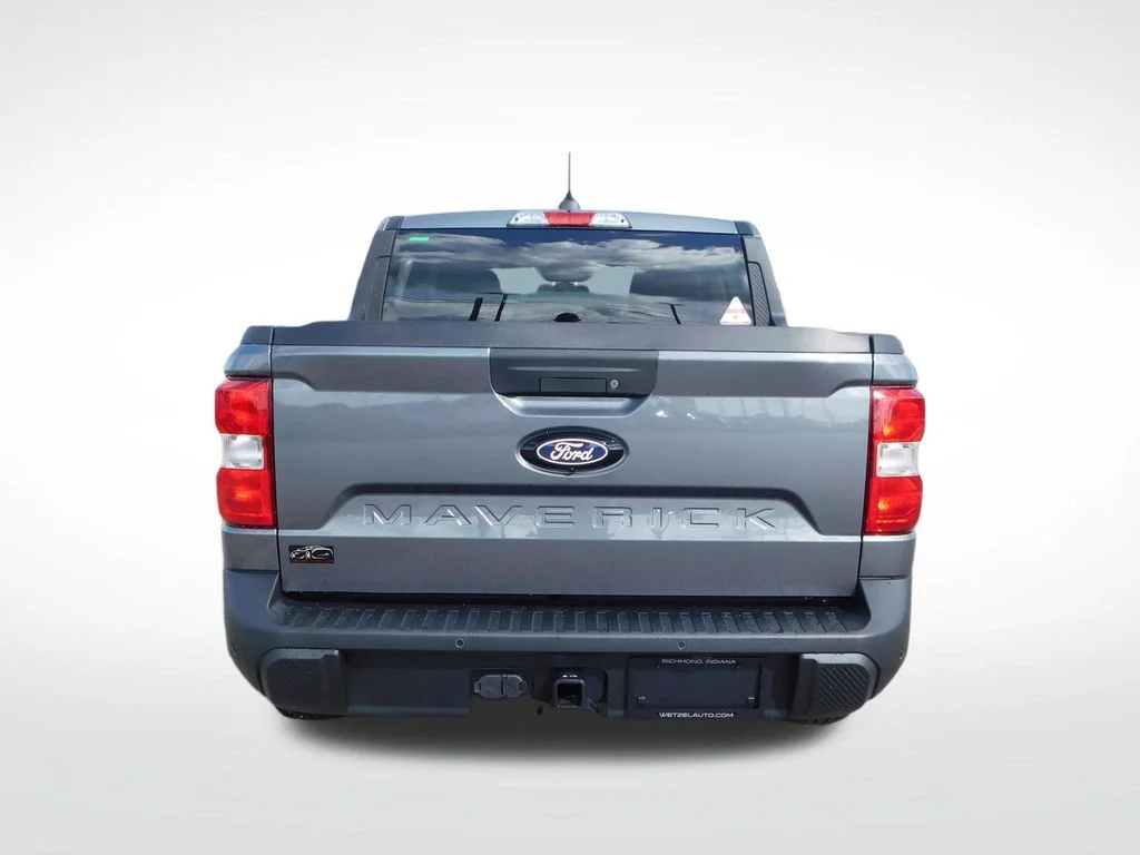 New 2026 Carbonized Gray Metallic Ford XLT image 5