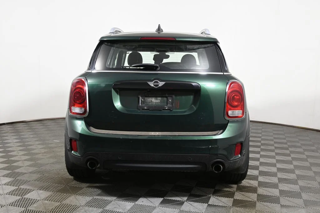 Used 2018 Green MINI Base image 9