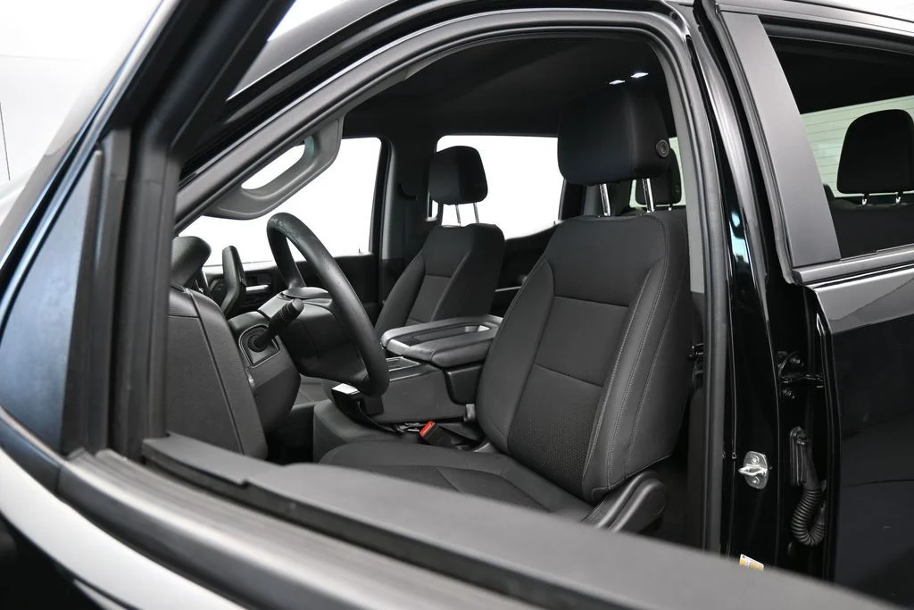 Used 2021 Black Chevrolet Custom image 10