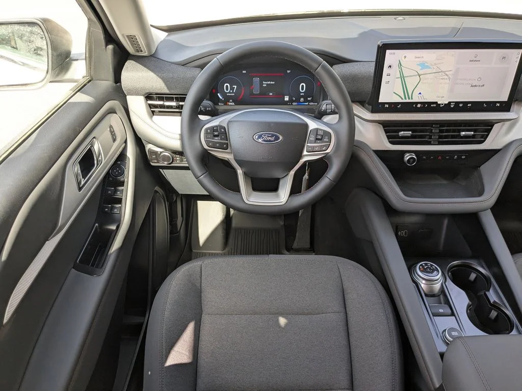 New 2026 Star White Metallic Tri-Coat Ford Active image 18