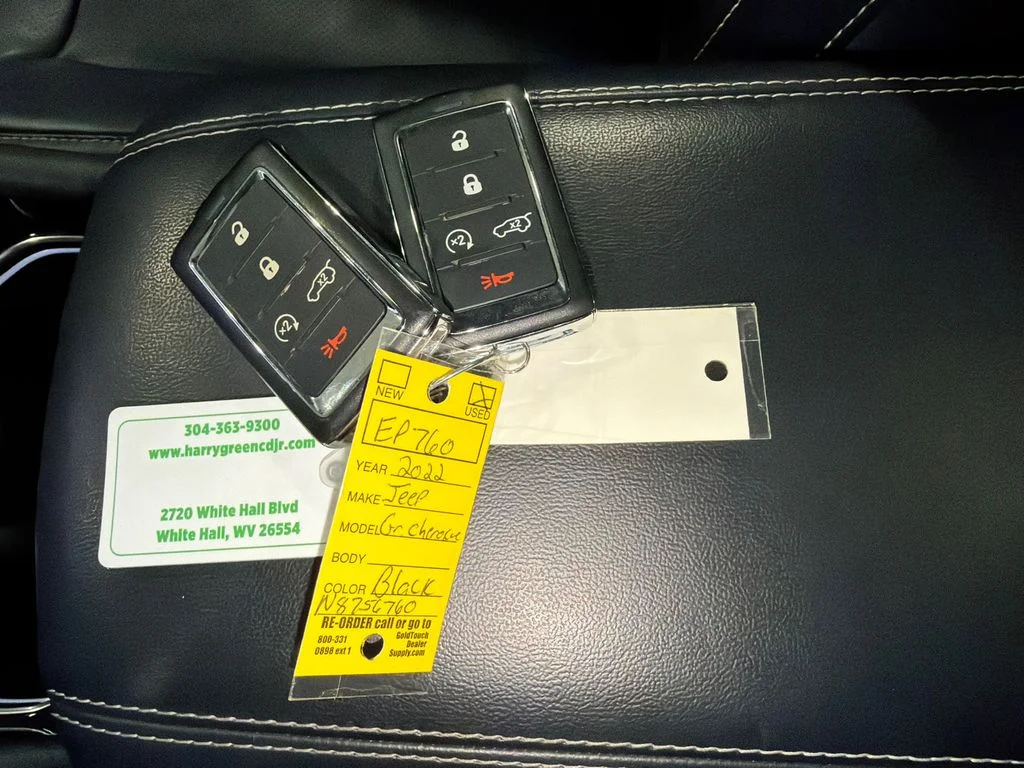 Used 2022 Diamond Black Crystal Pearlcoat Jeep 4xe image 42