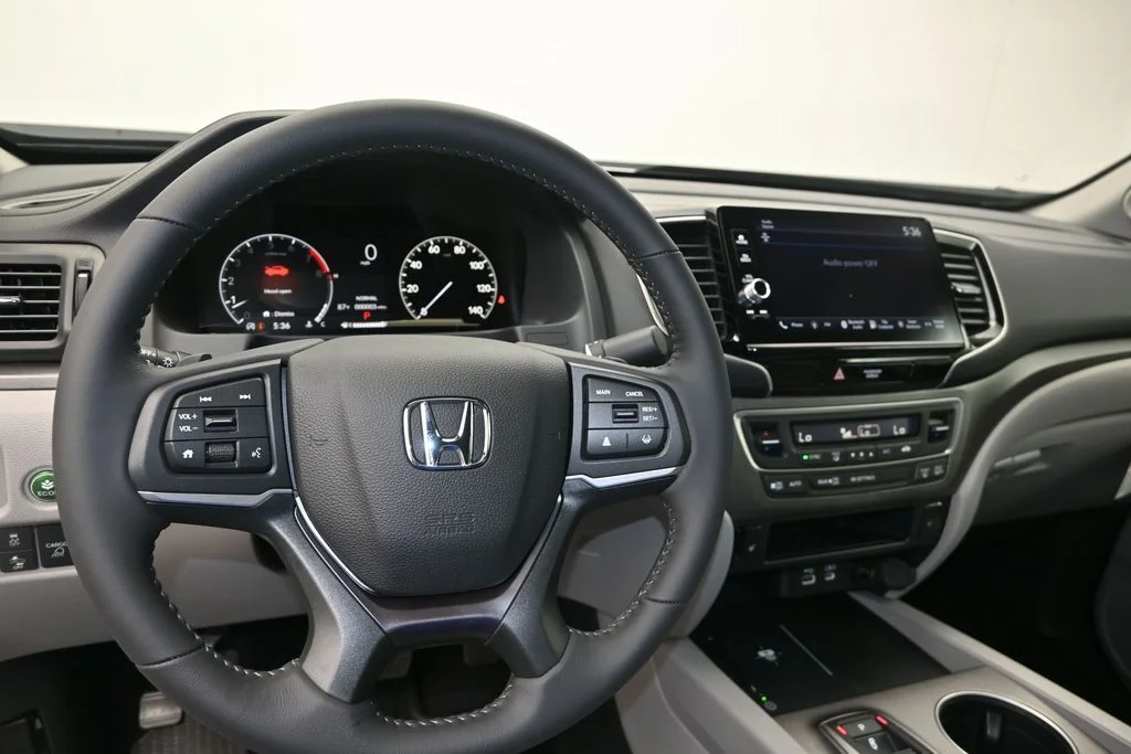 New 2026 Platinum White Pearl Honda RTL image 18