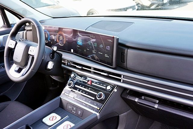 New 2026 White Hyundai SE image 11